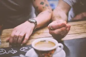 Como contar a meus pais e amigos que sou gay?