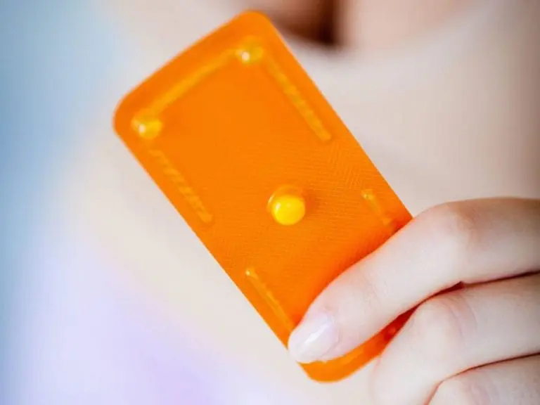 Tomei a pílula do dia seguinte e não menstruei, o que fazer?